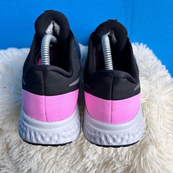 Nike Women Shoe Revolution Athletic Running Sneaker - Picture 3 of 9